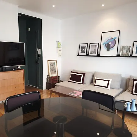 Apartment De Charme Dans Les Batignolles