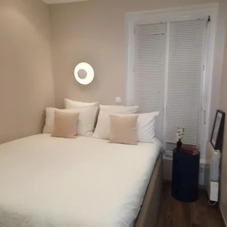 De Charme Dans Les Batignolles Apartment