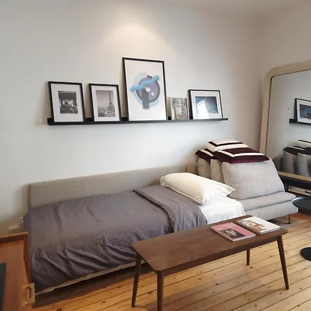 De Charme Dans Les Batignolles Parigi
